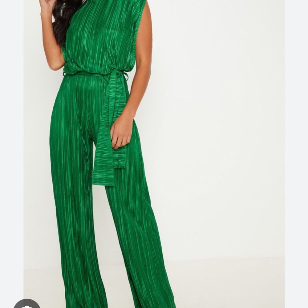 Elegant Green Jumpsuit Pretty Little Thing NEW with tags